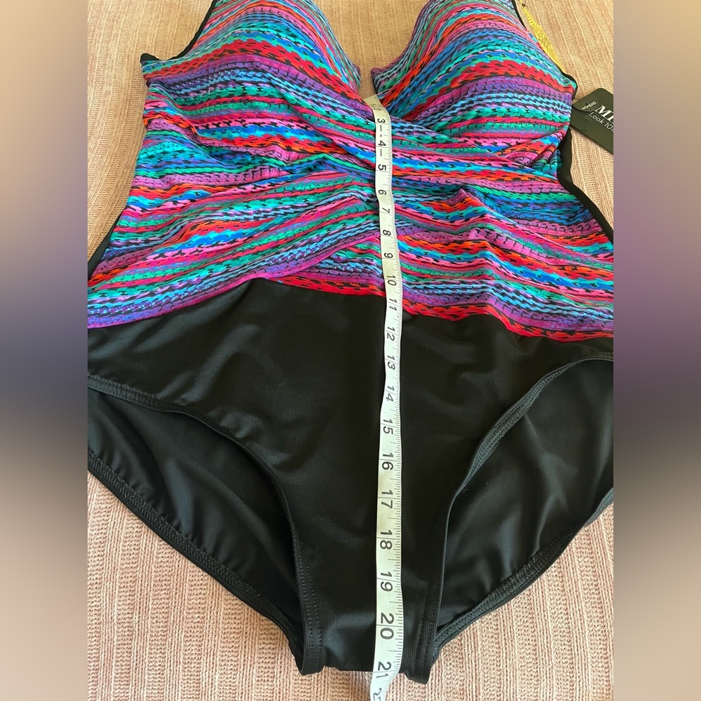 Miraclesuit Women's Vibrant Striped One Piece 24W - Picture 9 of 10
